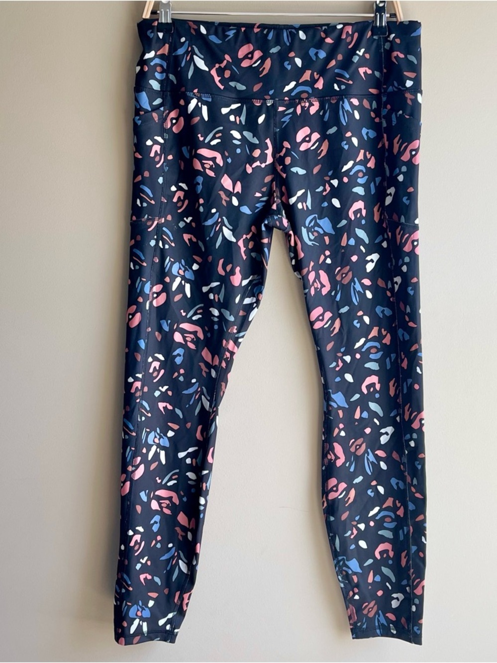 Avia Black abstract Floral-Print multi color Leggings with Side Pockets